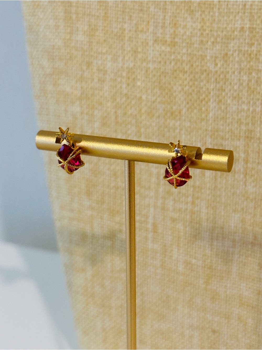 Fashion Jewelry Gold Star Earrings with Red Stones